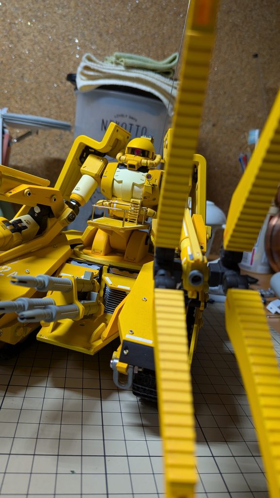 МS-06V　ザクタンク　イエロー部隊　指揮車