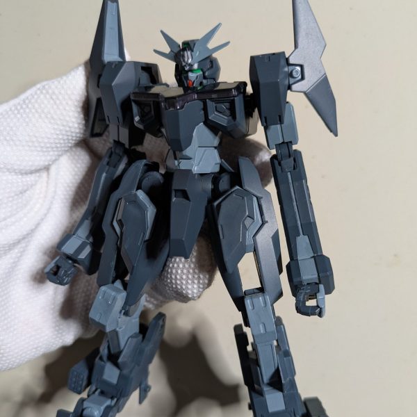 思ったよりシブい色味になったなあ。後は武器と、何かワンポイントを入れたいところ。