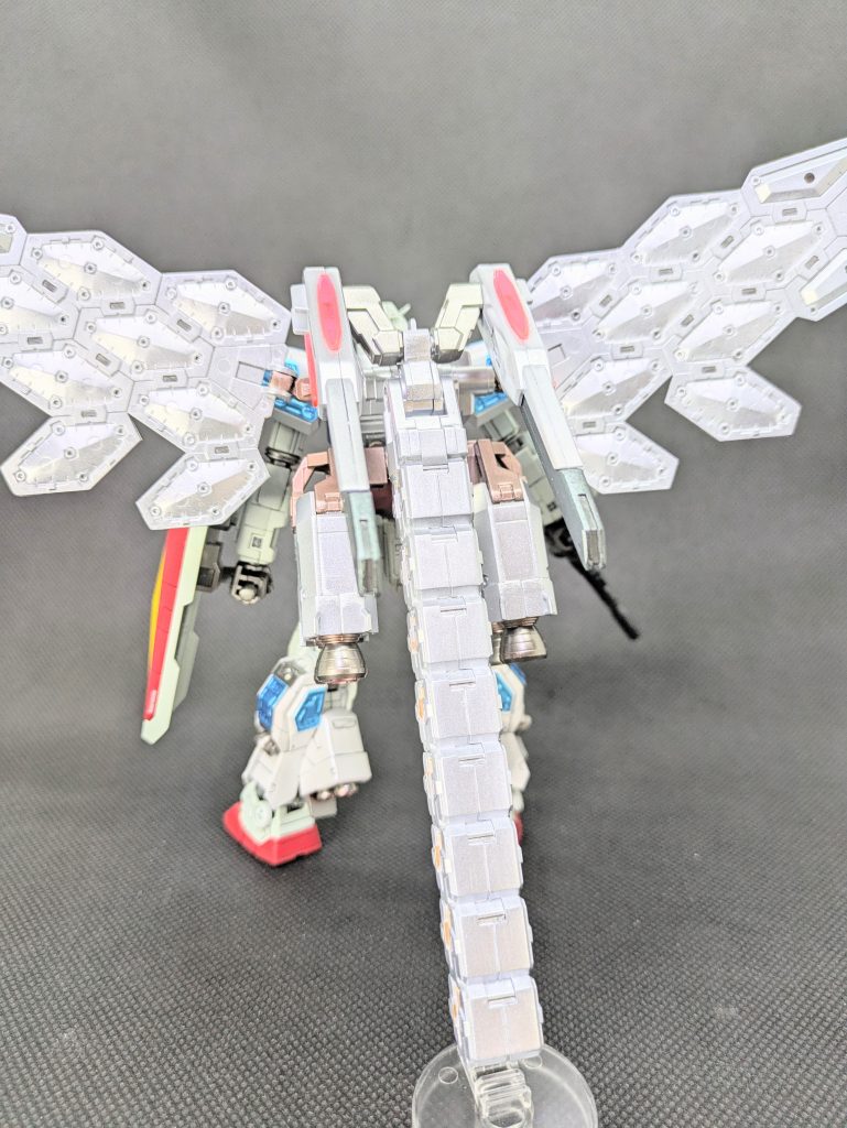 バックショット✨️ 今回はバトルモードということでマニピュレーターはビルドファイターズのスタービームキャノンに換装です👍️ (穴径もピッタリ☺️)