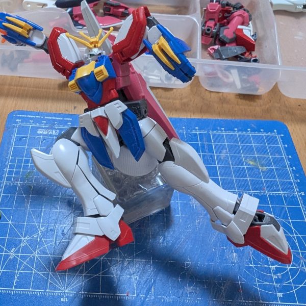 イージスの足変形機構をゴッドガンダムの足に内蔵これにより心突釘裂脚が放てます（2枚目）