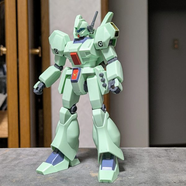 HGUC ジェガンJ型(F91)組立完了!部分塗装は機体側は完了し、シールドのレッドは乾燥中。明後日までには乾きそうなのでその間は別のを製作予定。（1枚目）