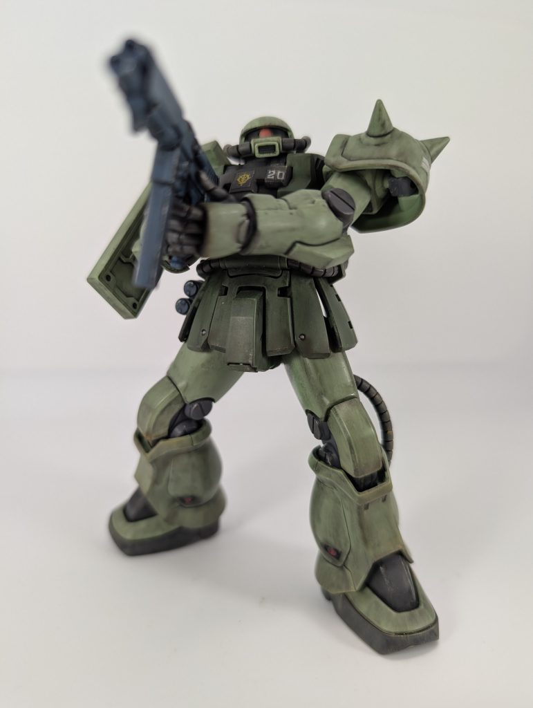 普段持たない武器を持たせるとテンション上がります(zaku-kao2)