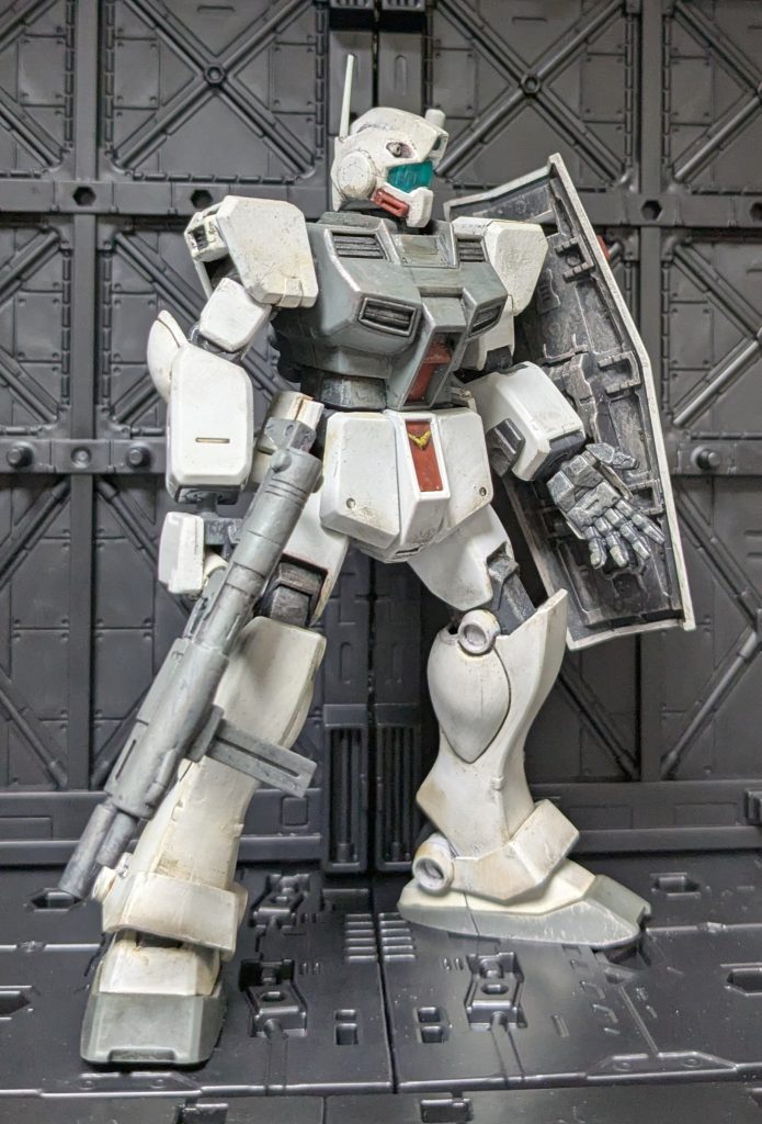 どう作ったかはなにせ10年前なのであんまり覚えてなかったり。盾の裏のドライブラシやりすぎな気がする。