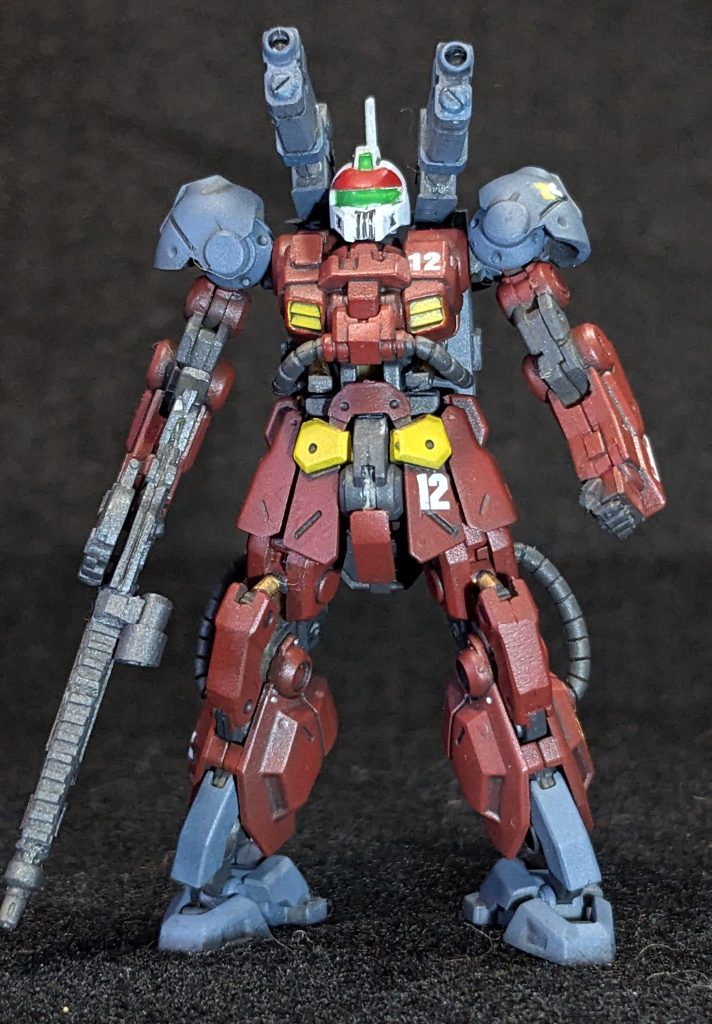 基本はそのまま、改造箇所はマシンガンの延長とランドセルはプラバン箱組み新造、ビッグガンを改造したキャノン砲です。ジオン系って両肩キャノンって少ない（無い？）ですよね～。