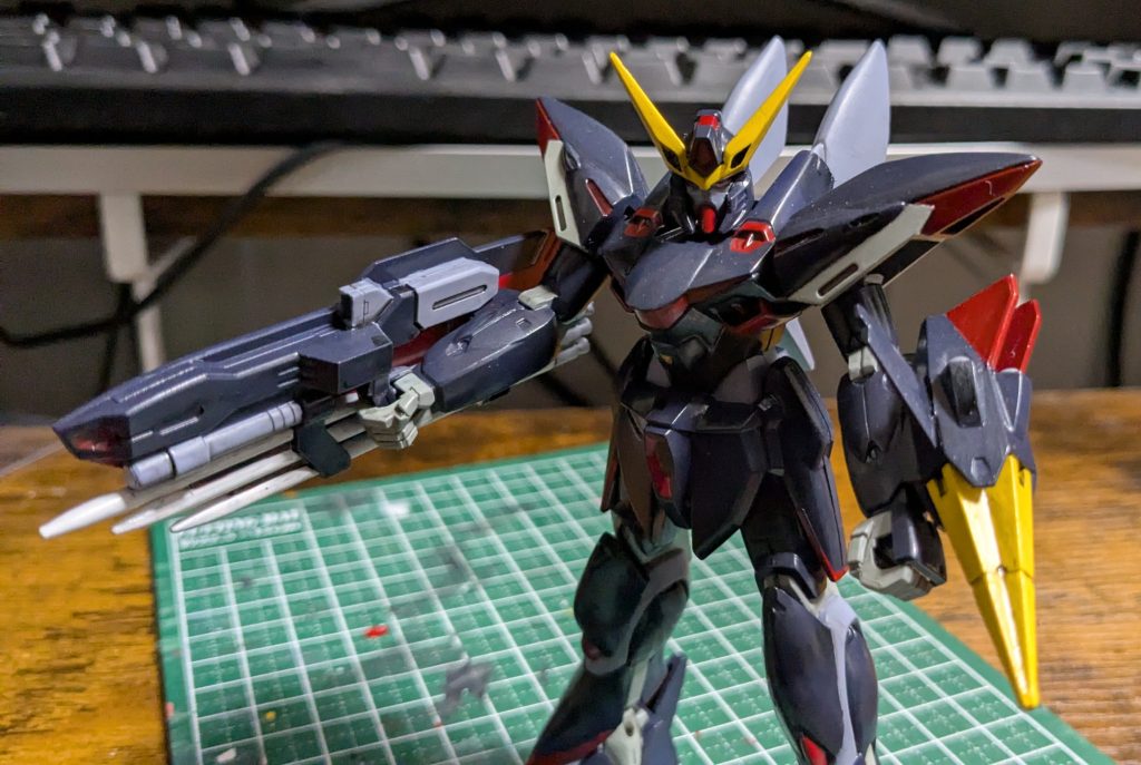 盾は反対側も塗り分けたくさん。多少のパーツ分割はあったもののこちらにもてこずりました。