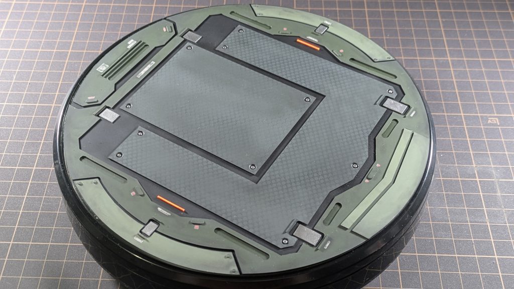 ジオン軍格納庫風の回転台アレンジ制作–6枚目/制作者：@iwashi_pla