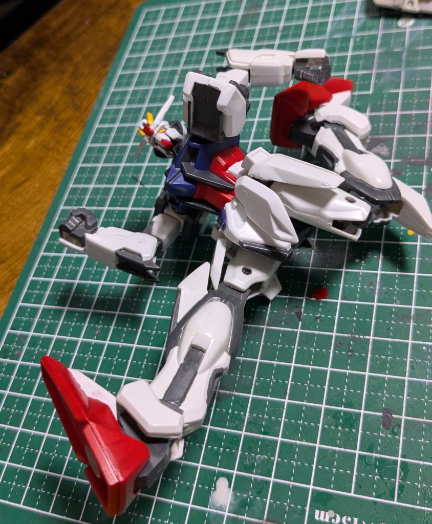 というわけでジークアクスOPのマネゴトみたいな恰好しかできないのでした。手間がかかったわりには残念な結果に。