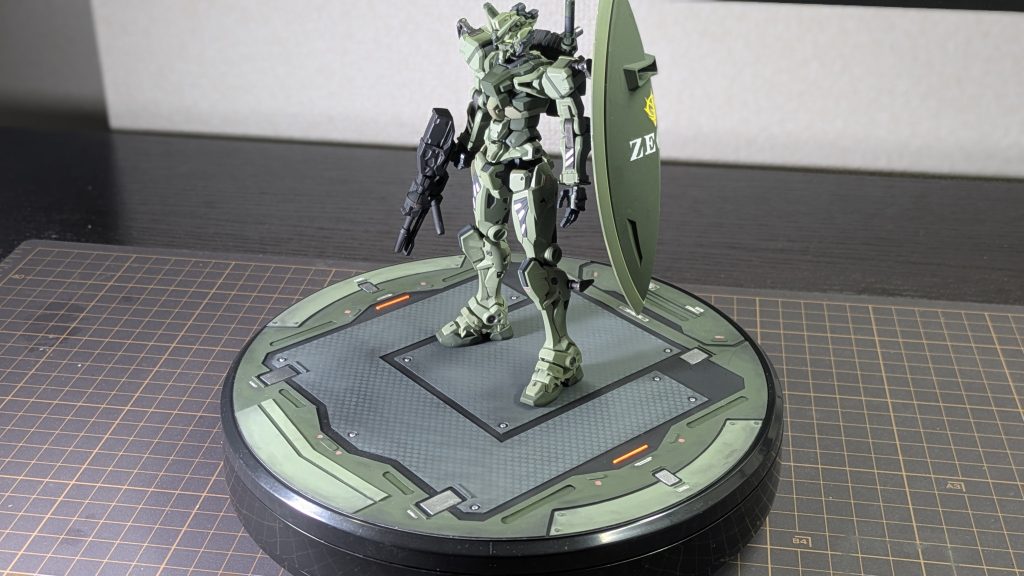 ジオン軍格納庫風の回転台アレンジ制作