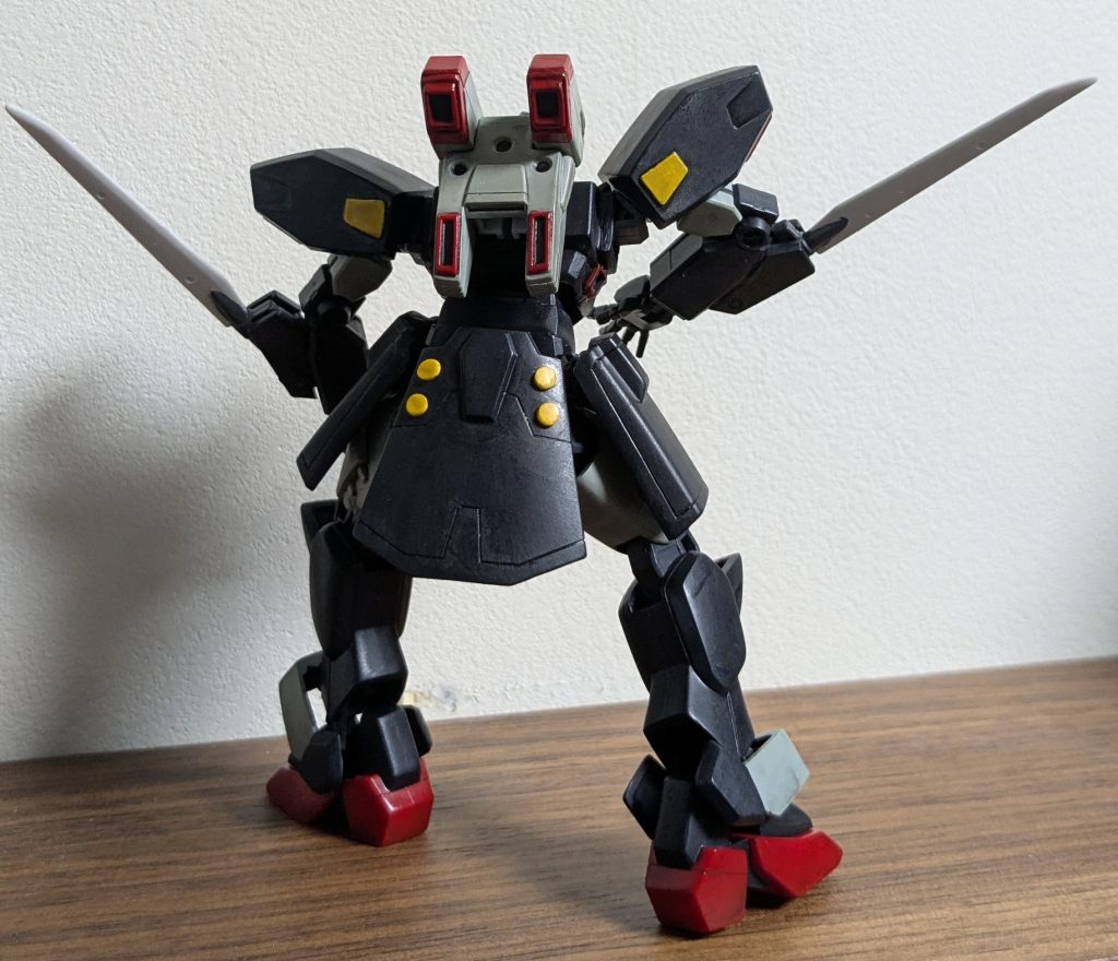 背面。脛はちょっと空きすぎ。プラ板とかで伸ばしたほうがよかったかも。