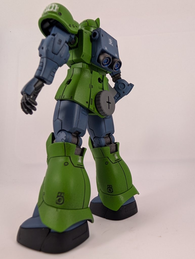 左肩のシールは貼るんじゃなかった(zaku-kao4)曲面だからか浮きまくる😥