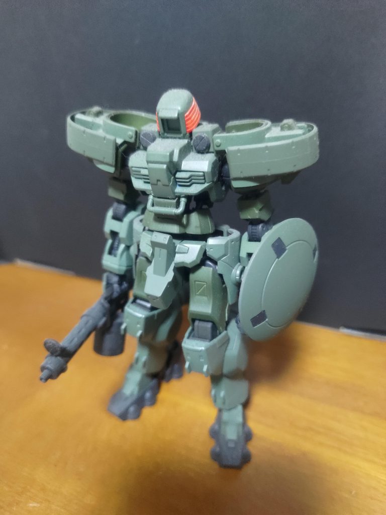 武装は現地調達。