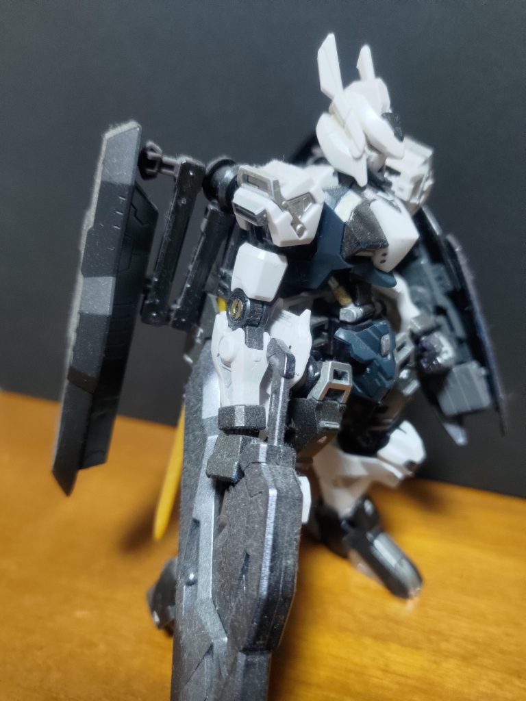 洗礼された無駄のない動きと完全無比な命中精度を誇る。