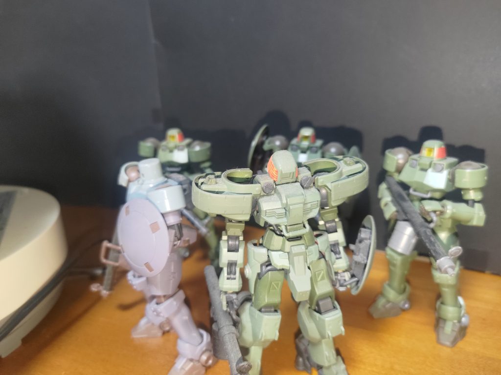 ほら、部隊に入ったら違和感がない。