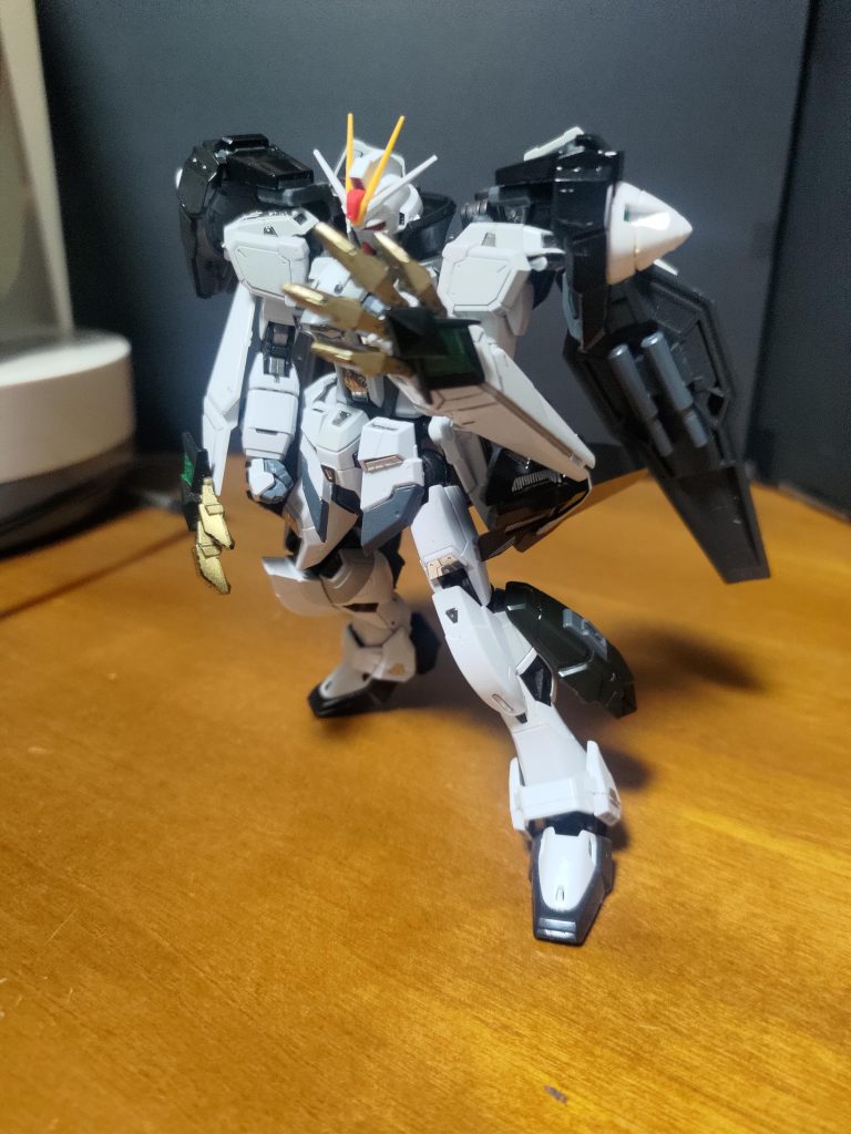 ガントレットセイバークロウ装着。