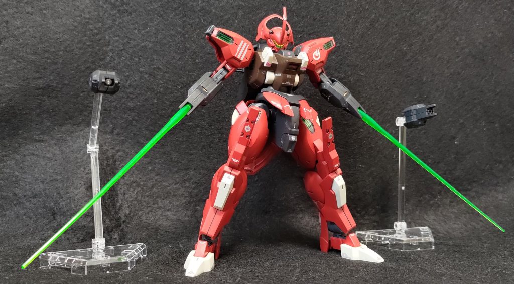 攻撃ドローンは腕にもつけることが出来ます