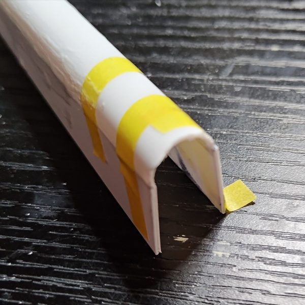 クーベルメについている５つのパーツですが、プラパイプを半分に切りそこにプラ板を接着して作ることにしました。このパーツは外装になるので、内側のパーツは色を変えるのでまた後日作ります