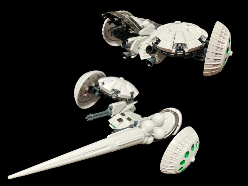 支援機「ハクビジン」。ヴァリアブルポッドとエアファイター、従来のハクジ・ミサイルシールドを設置してジオン版Gディフェンサーとなってます^_^