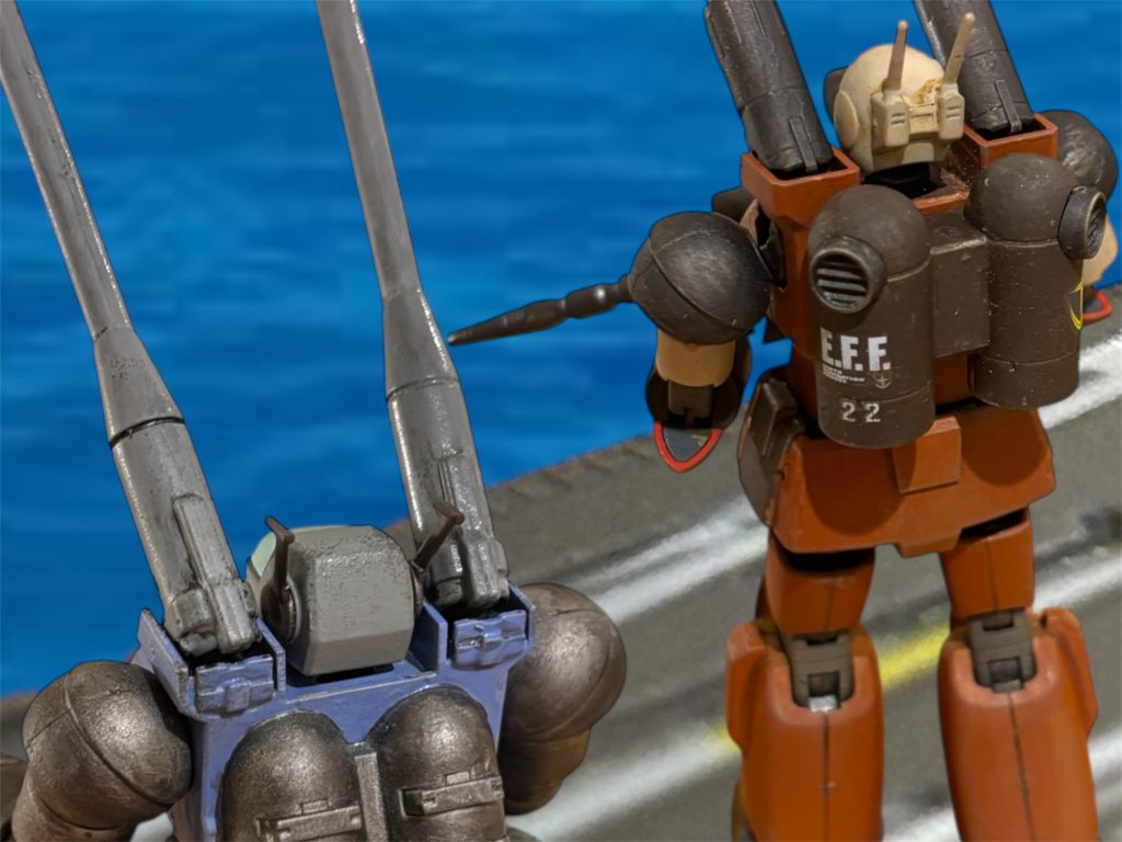 航空機隊に爆撃を命じた後、地球連邦軍のラッキー・ブライトマン少佐は原子力空母の艦橋に設けられた”指揮官席”に腰を降ろす。艦長席には、頑なに座らなかった。「オデッサの戦いで分かったことは、ジオンの連中は制空権の概念が薄いことだな。」爆撃隊の去った後の空を眺めて呟く。少し目を落とすと、看板には先程まで沿岸を砲撃していたMS隊が並んでいる。「あるいは、そこをカバーできるだけの兵員も装備も不足していたのでは?」マーク・スミス曹長が会話を引き継ぐ。 そうかもしれない。その点、ガルマ・ザビ大佐が指揮していた北米のジオン勢力圏は、ドップの大編隊を主力として、空の守りを固めていた。親の七光と揶揄される指揮官だったが、案外有能な指揮官だったのかもしれない。「まあ、死んじまった後はどうでもいいか。「何です?」「いや、良い。ヘントとイギーは?」目の前に広げられている作戦板に目を落とす。「間もなく、降下予定時刻です。ガンペリーも予定通りの位置にいます。」◾️◾️◾️◾️◾️◾️◾️◾️◾️◾️◾️◾️◾️◾️◾️