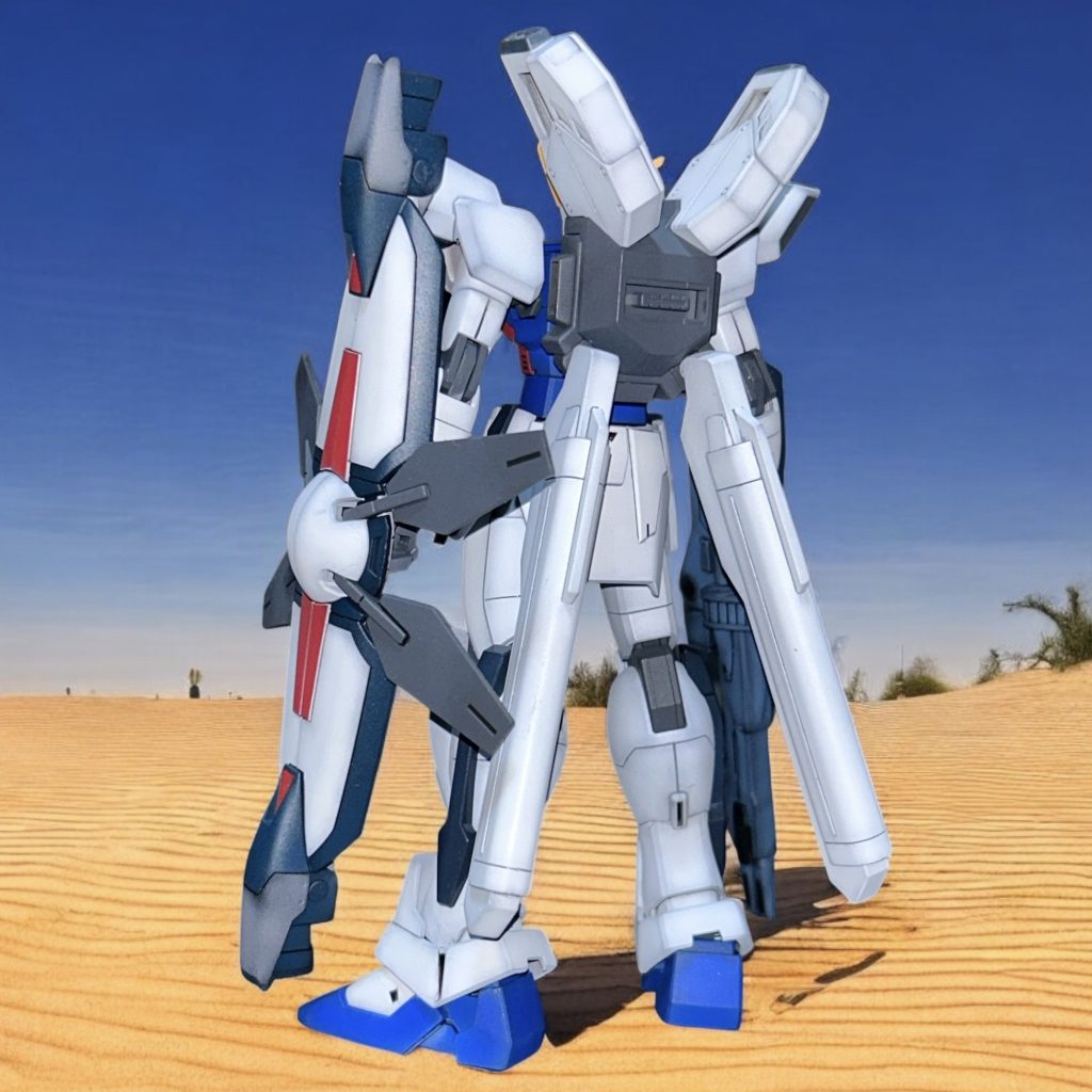 シールドは塗り分けがないとやや淋しい感じでしたが、塗り分けると化けますね。コンダクターの色をメタリックパープルにしてましたが、ソリッド系の混色で紺色っぽくしました。サテライトシステムのイメージがあったのでメタリックを意識してましたが、ソリッドが意外にもわりとしっくりきました。