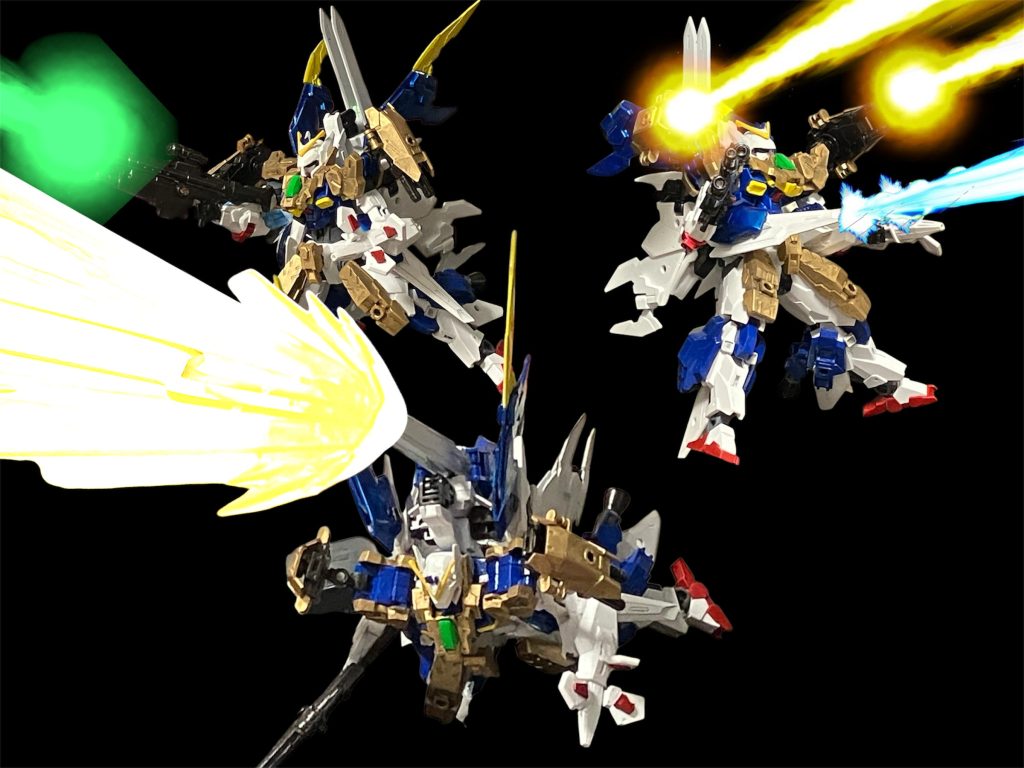 左からビームライフル・背中に設置でメガビームキャノン・肩と腰の砲一斉射^_^