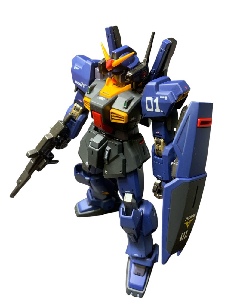 full shot外付けのバルカンを子供の頃、通信用のヘッドセットかと思ってた。ロボの頭に付けてどうするってツッコまれますよね。