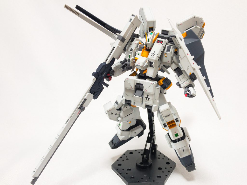 アーリーヘイズルは過去2体分作ってきましたがトライブースターをつくるのは今回が初めてでした。がっつりできる合わせ目は段落ちモールドで処理する作戦でしたが、均等なモールドを作るのはそれはそれで慣れがいるので楽はできないものですね…。