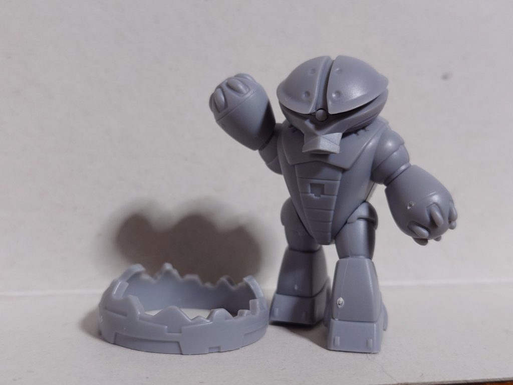 一応素組の写真も塗装はメカサフ→アクリルガッシュ→トップコート→フィルタリングという順でやりましたモノアイだけはガイアのブリリアントピンクで塗ってます