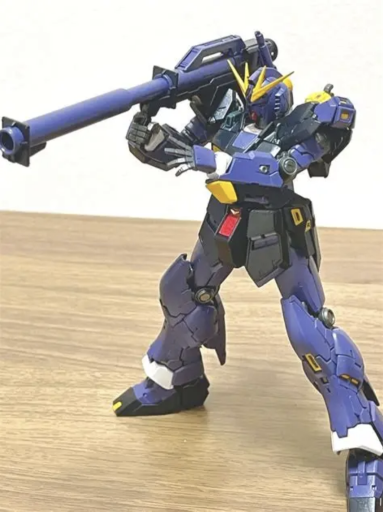 武装3:B.B.C天パの要請でアーガマからBBCが射出されるH-νガンダムの最終兵器。ブラックホールエンジンとウラヌスシステムとニュータイプ能力とサイコフレームの共鳴現象を最大限までBBC内に搭載されている砲弾に練り込んで発射される。相手は超重獄に落ちる。
