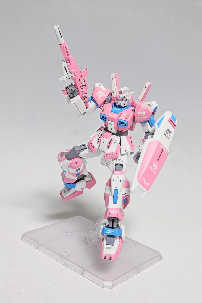 キットはHGUCガンダムMkⅡEGガンダムのヘッドパーツで構成しています。