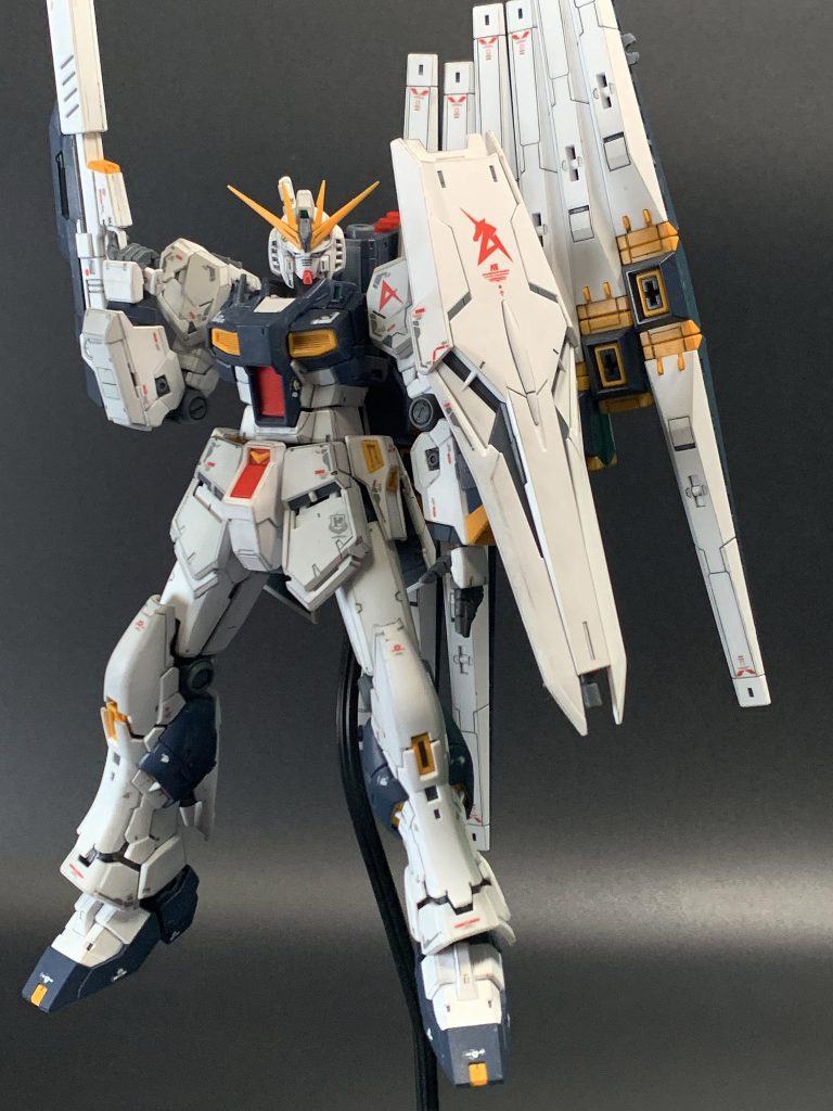 νガンダム RX-93 νGUNDAM 部分塗装 RG 1/144–3枚目/制作者：むいち