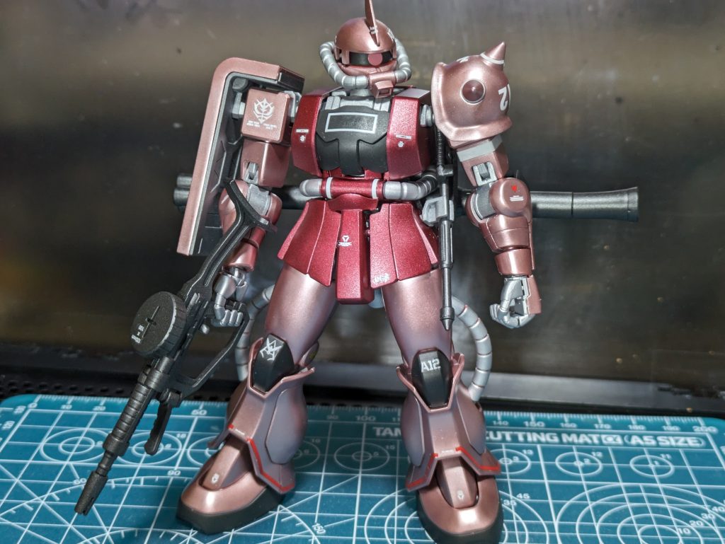 デカール後です。曲線と大型(シールド)のデカールが大変すぎますw失敗しましたwついでに撮影後にどんどん剥がれてしまいましたw