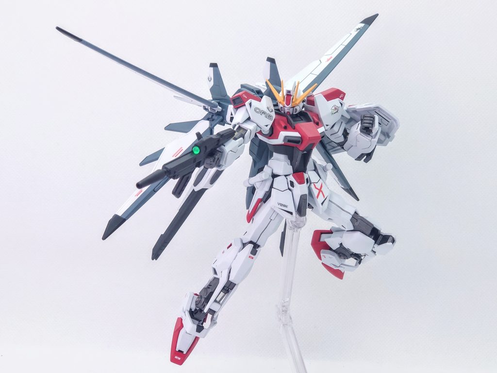 ビームライフルアストレイ系のライフルを使用し、装備の統合化をしています。