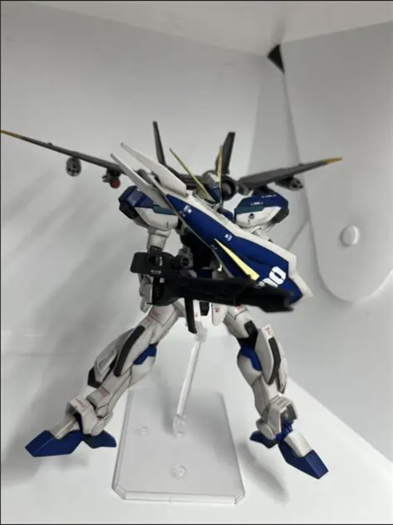 アンテナとシールドの黄色とバックパックのグレーをシタデルで筆塗りしてます。