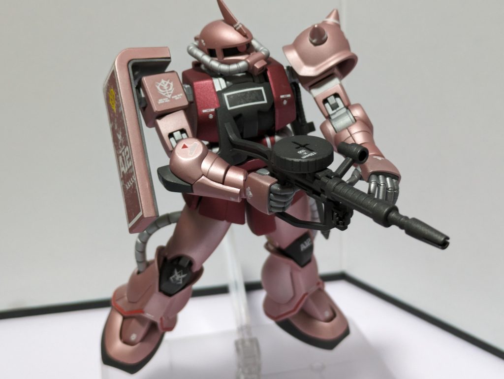 ザクと言えばのザクマシンガン。ドラムマガジンが渋くて良い(zaku-kao6)