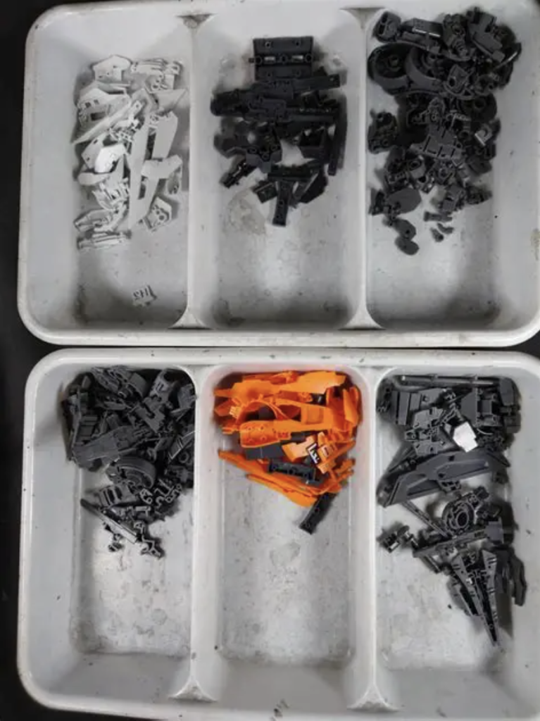 ガンダム·キュリオスGW–2枚目/制作者：やっすおう