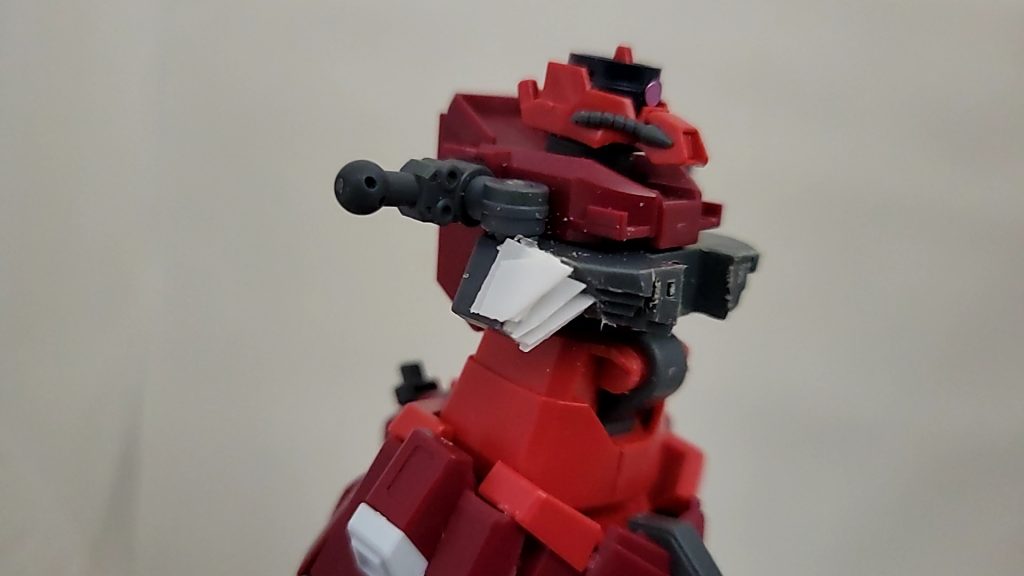 胸部のダクト？は小さすぎたので0.3㎜プラバンで自作