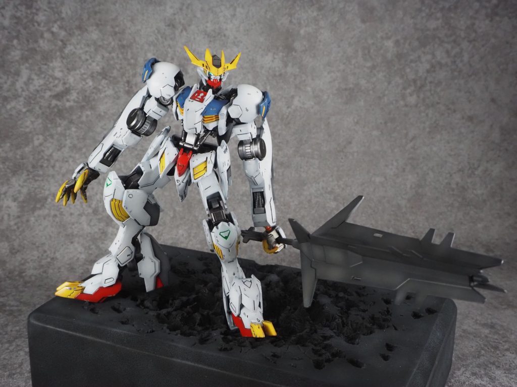 人のかたちを捨てたMSとでも言うべきか。半獣の機体ですよね。最後まで御覧頂き有難うございました。