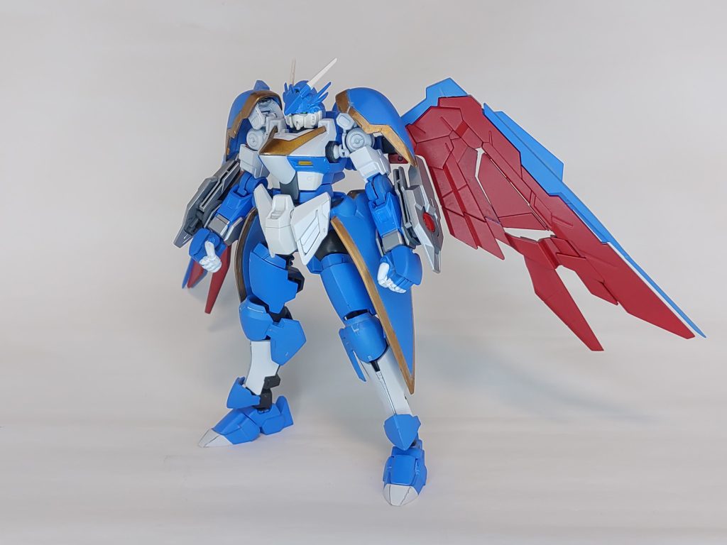アルフォースブイドラモン聖騎士型ロイヤルナイツ最速且つVを冠する以上、V2をベースにすることは避けられませんでしたね。両腕のVブレスレットをダブルオーダイバーアークのものに変更。これが出た時やるしかないじゃん…てなったやつ。改修に当たり、胸のVも元ネタに合わせて大型かするか悩みましたがここはこだわりポイントでもあったため現状維持。