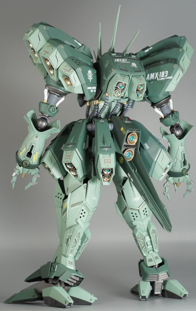 背面です。バーニアがいっぱいでなくならないか心配でした。