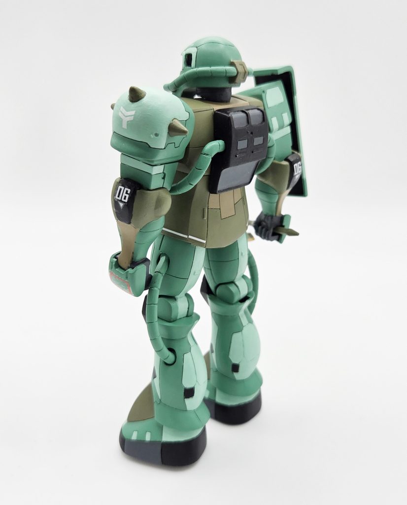 旧キットなので、バックパックにバーニアはついていません。あんなの飾りです。