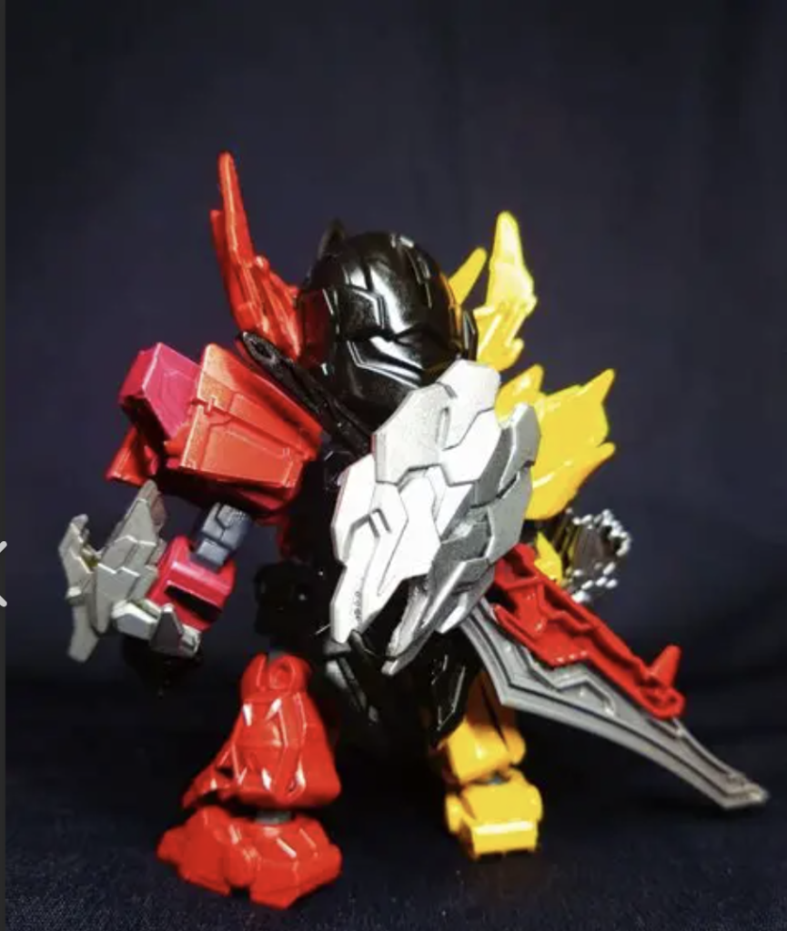 ジュラガオーンがガンダムのパーツをモチーフにした姿となっています。胸部は孫権アストレイ赫炎翔虎の両肩を使用。パーツを見たときから使えると思い組み込みました。