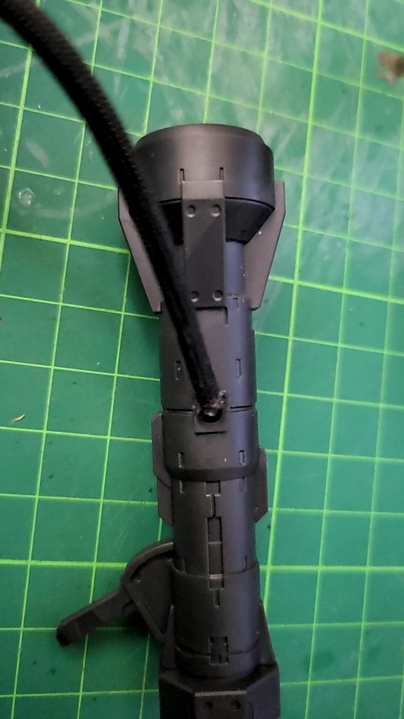 メイン武器のビームバズーカはガンキャノンからエネルギー供給をしているという設定