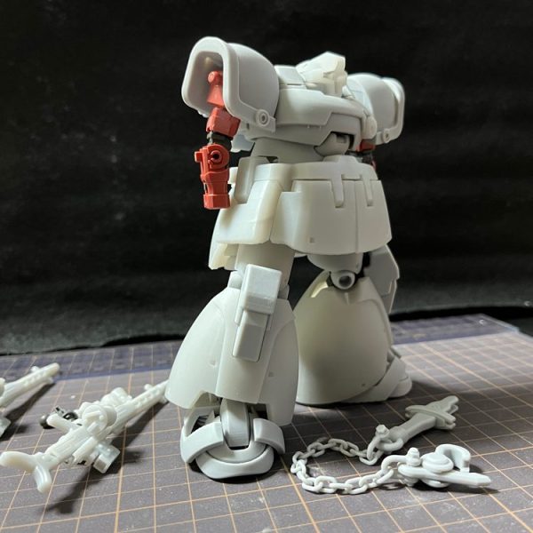 現時点出力完了分の残り。テストプリントごとに組み直すので、調整不足自作パーツに流用ポリキャップが傷みます。ガンダムの時のRGフレームは時間かけて慎重だったお陰で7年耐えて完成後に旅立ちました(ポッキリ…親孝行(T_T))が、ドムも同様に無駄にしない様に愛情を心掛けます。妹/弟達にはこの経験を生かすから許せ…(ノД`)・゜・。何故か上澄み？で半透明になっていたレジンも継ぎ足しで色が戻りました。そんな中プリント時にレジン液に紛れて見失っていたノズル数個を発見出来たので、誤魔化してたローアングル写真アップして(倫理的に問題の無いヤツ/笑)からとします。今後の修正目録・ザク腕改造(参考用装着)　(肩球状外装自作(上腕側接続軸2mm延長))　…レジン軸折れないって凄くない？。　肘当て自作(大型化)　手首自作？・サーベルのフック幅誤り深く掛からない件修正(2mm削減)・足改造　太腿外装：H1.5mm・内側固定構造2段幅に修正　足甲上部脛側2㎜面取りにて可動担保・ヒート剣(ロッド/通常版も逃げずに製作)見て、反応下さった方々に元気を頂き、暑気にも幾らかは体が慣れて動けている間に短期間引籠りで頑張りま～す。…もうホバー足(リックじゃない仕様)もやる?…(^^;)（1枚目）