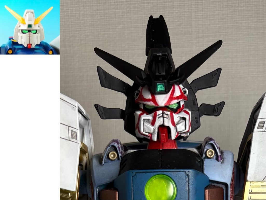 元キットの顔(左上の写真参照)はノッペリしていてカッコ良くないです。マスク部分の裏側にエポパテを盛り〜表面から削り込み、奥行き感を出しました。頬のパーツはプラ板で作りました。ひさし部分のラインもエポパテを盛ってライン変更しています。側頭部の4本のツノもプラ棒で延長して大型化しました。