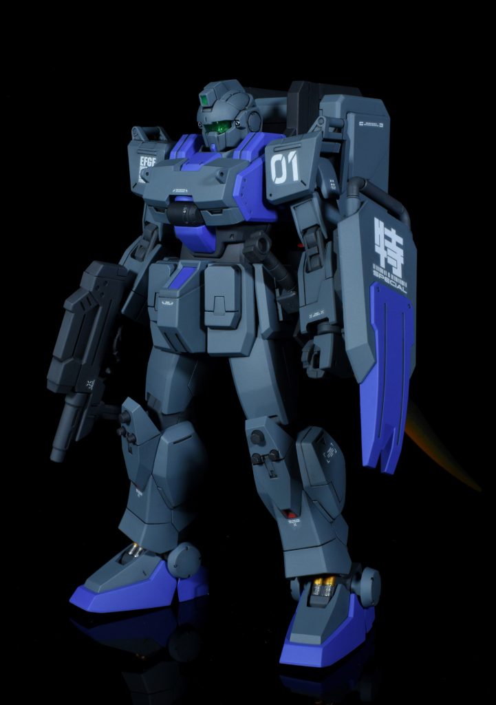 グレーを基調にした落ち着いた配色に可動に干渉していたアンクルガードをカットしています、ライトアーマーっぽさも出て良いかなと思っていますがどうでしょうか