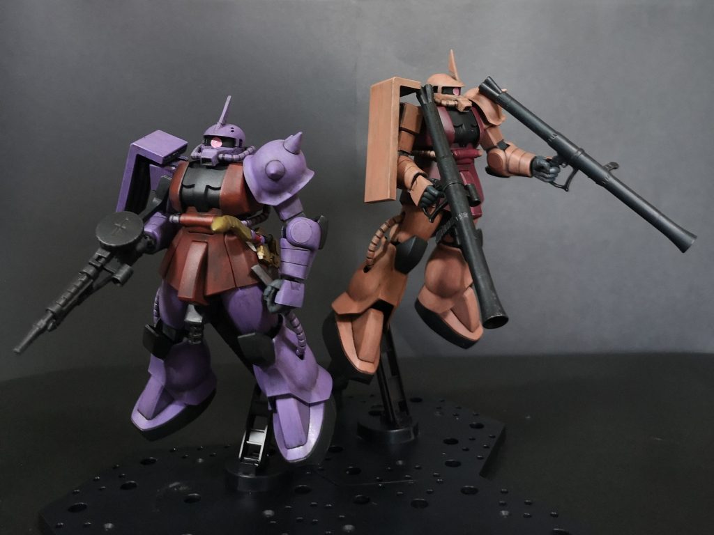 シャアがバズーカで先制攻撃をかけて、ガルマが一気に距離を詰めマシンガン&ヒートホークで仕留める!!的な感じで最近、流行りのMAV戦術ってやつです