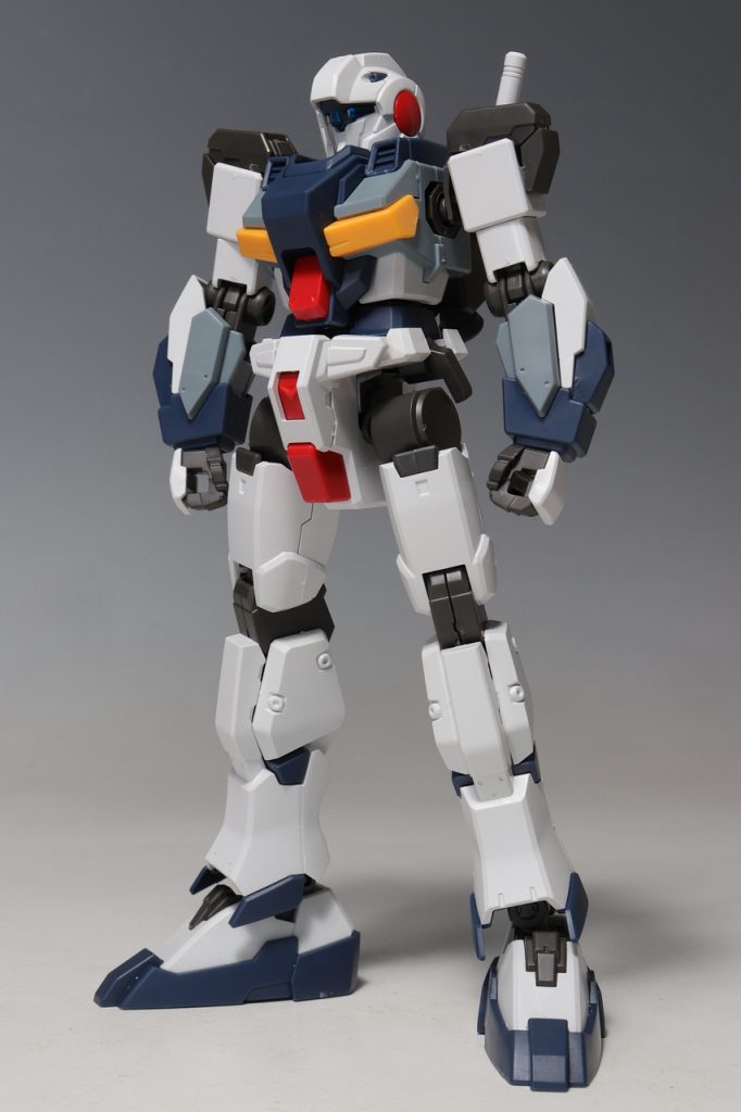 ジーライン素体。股関節や足首関節の隙間が気になります。