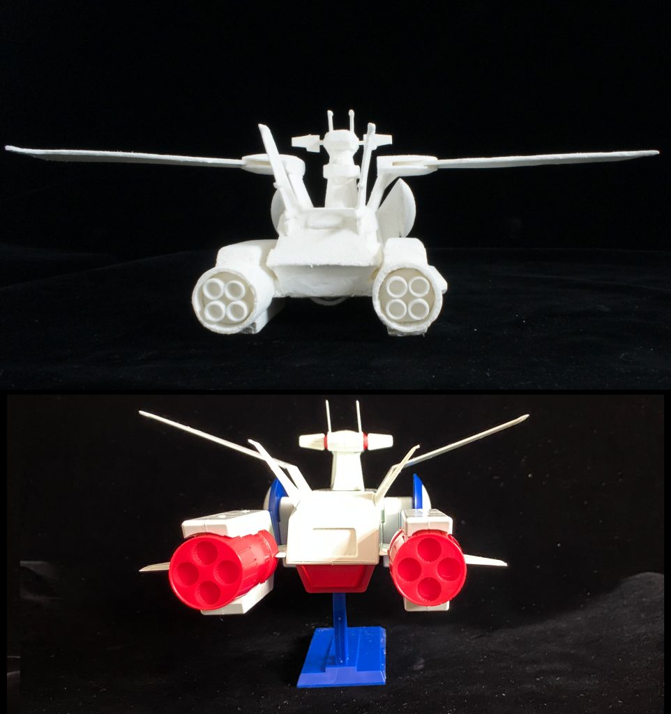 補助翼は差し込み式なので外せます。胴体の台形部分ですが、エンジンの内側の曲面に合わせて削っています。本家コミックでの設定はどうなっているんでしょうね?