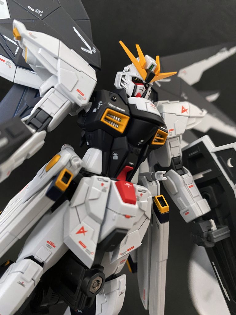 アンテナは延長とシャープ化しすぎて最後の組み立て時に欠けました。