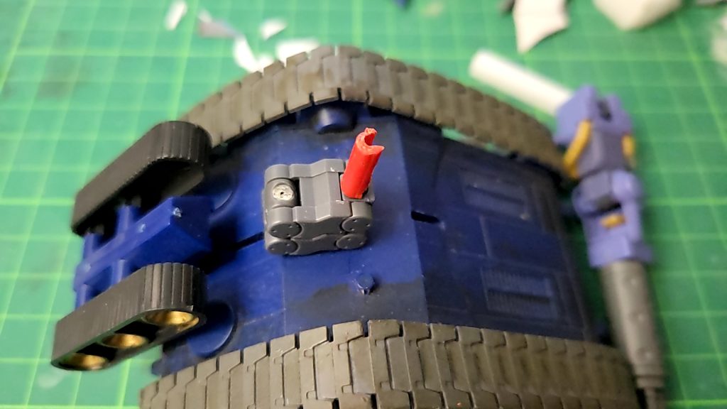 腰にはコトブキヤのジョイントを使用